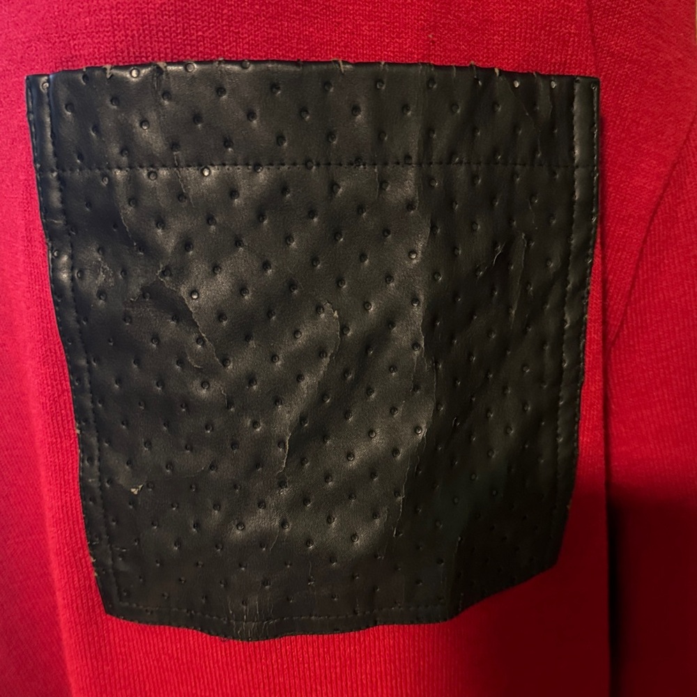 Elegant Red Off-Shoulder Sweater with Black Pocket - Picture 5 of 6